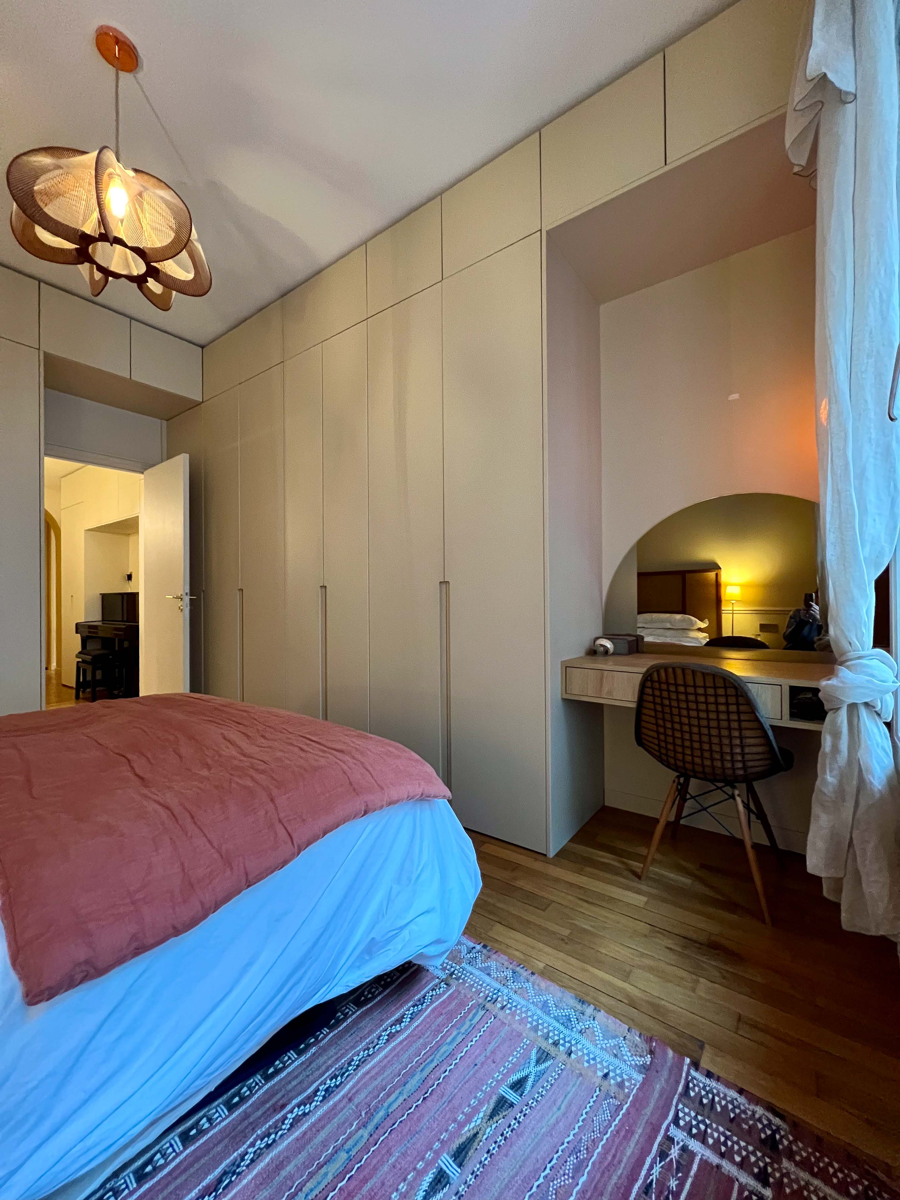 Celine Exposto - Projet LEV 75017 - Decoration Interieur - penderie sur-mesure - bureau sur-mesure