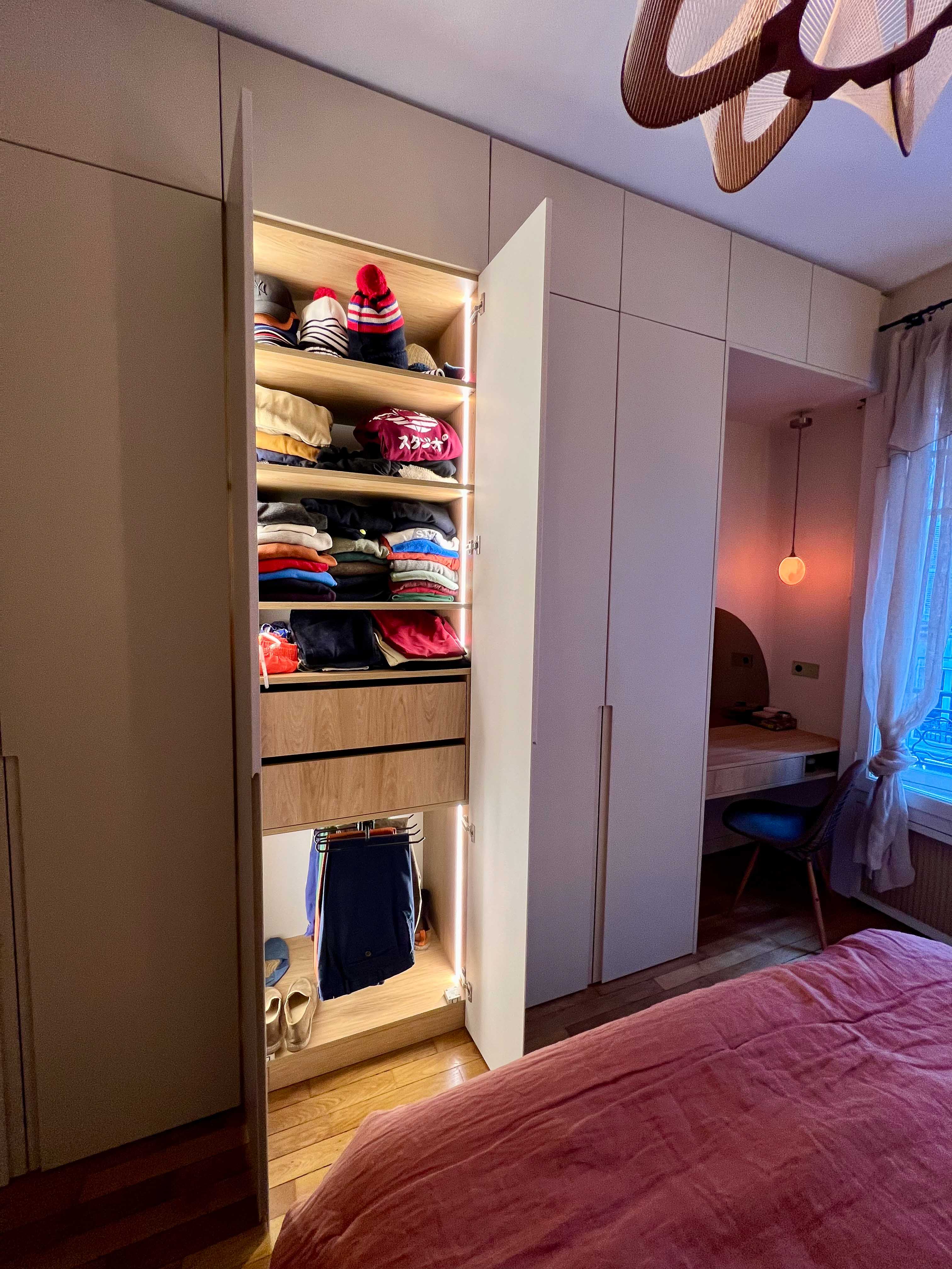 Celine Exposto - Projet LEV 75017 - Decoration Interieur - penderie sur-mesure - bureau sur-mesure