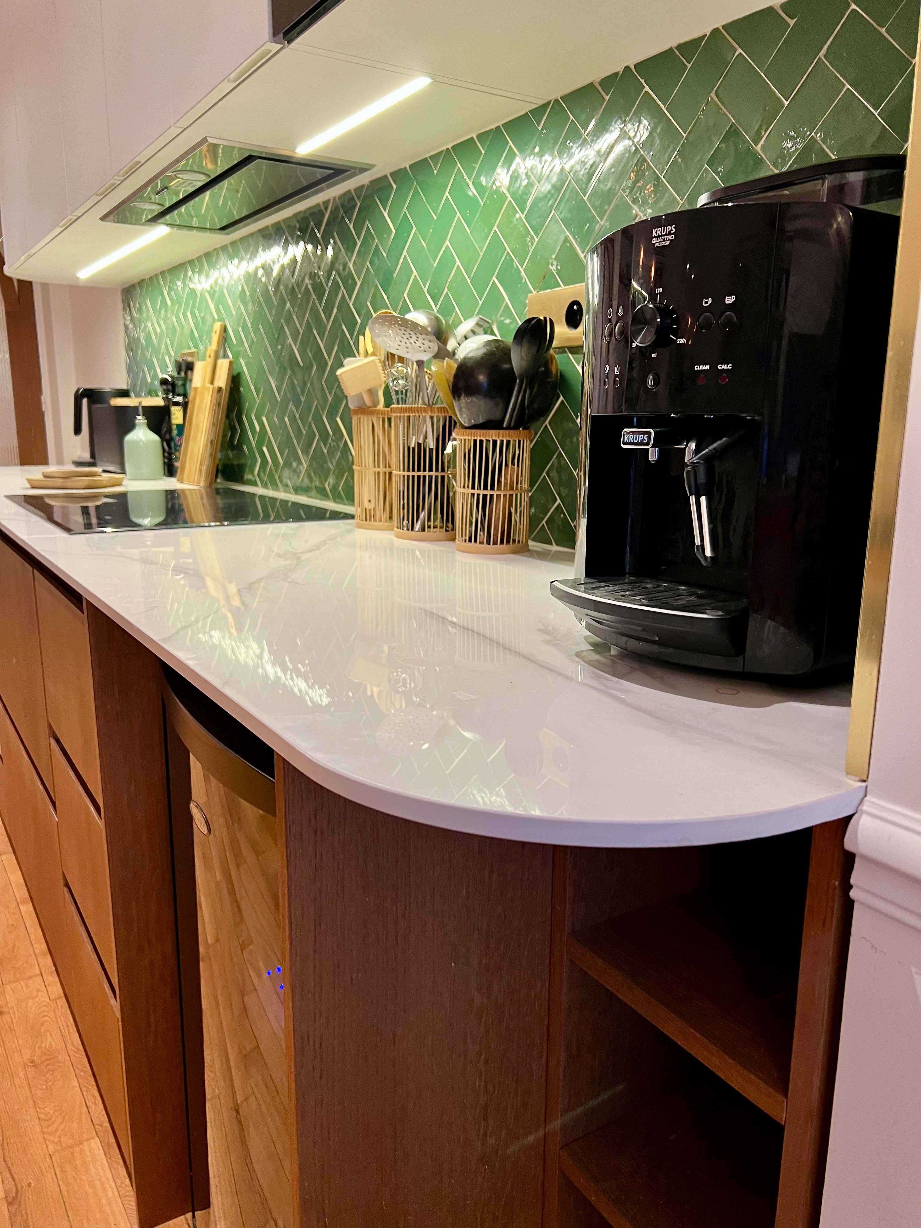 Celine Exposto - Projet LEV 75017 - Decoration Interieur - cuisine zellige vert