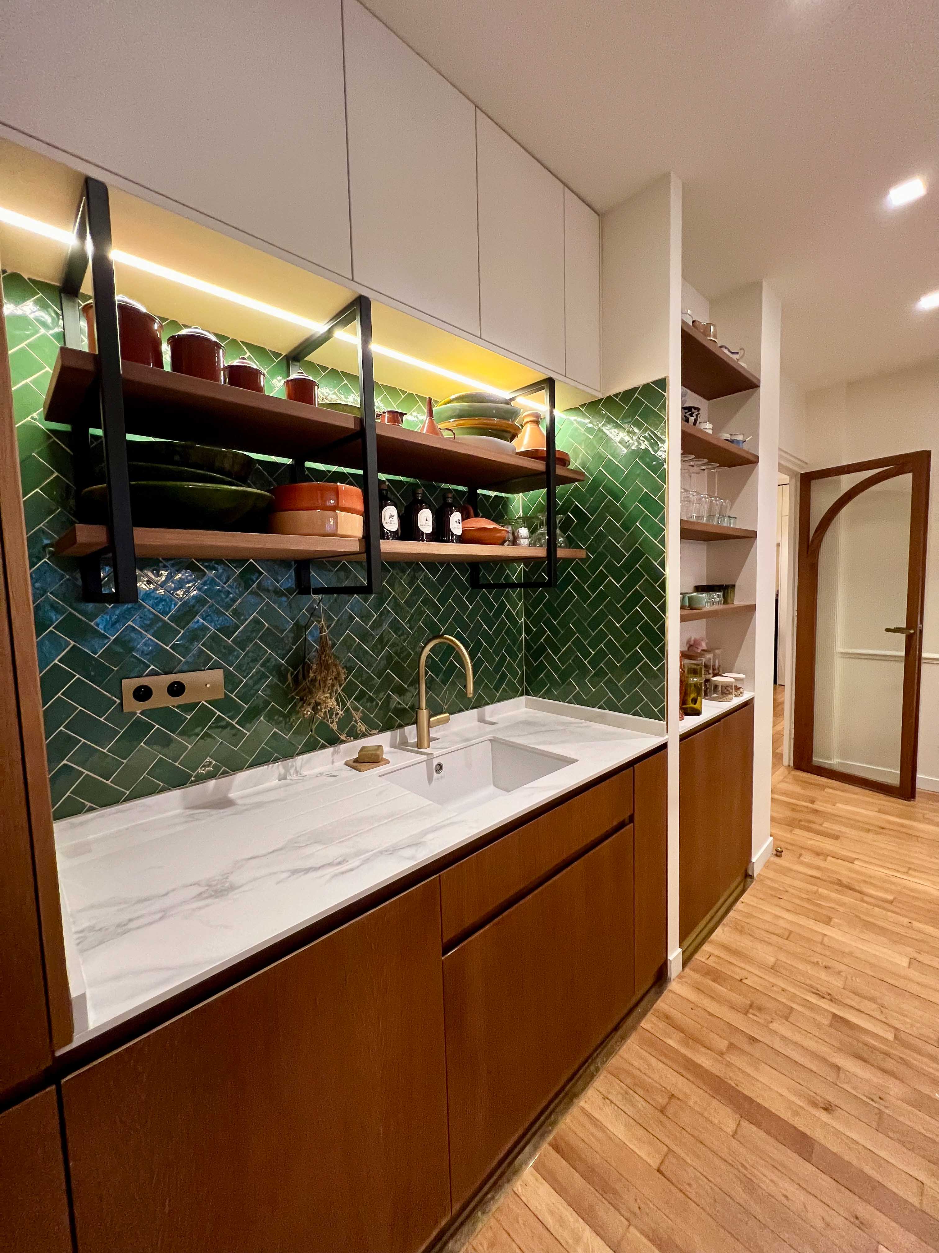 Celine Exposto - Projet LEV 75017 - Decoration Interieur - cuisine zellige vert